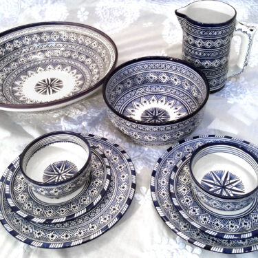 Arredo tavola in ceramica dipinta