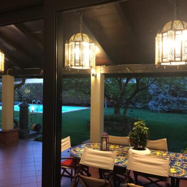 Lampadari, lampade, applique e lanterne in ottone, rame e metallo argentato