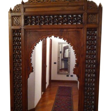 Specchi e cornici in legno