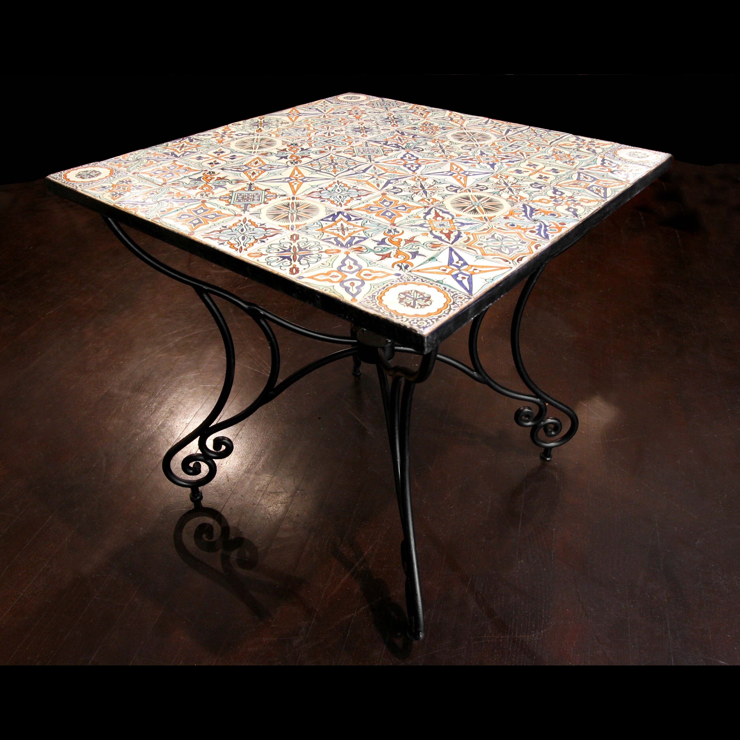 2-TAFEMO-210 Tavoli pannelli consolle piastrelle dipinte design personalizzato