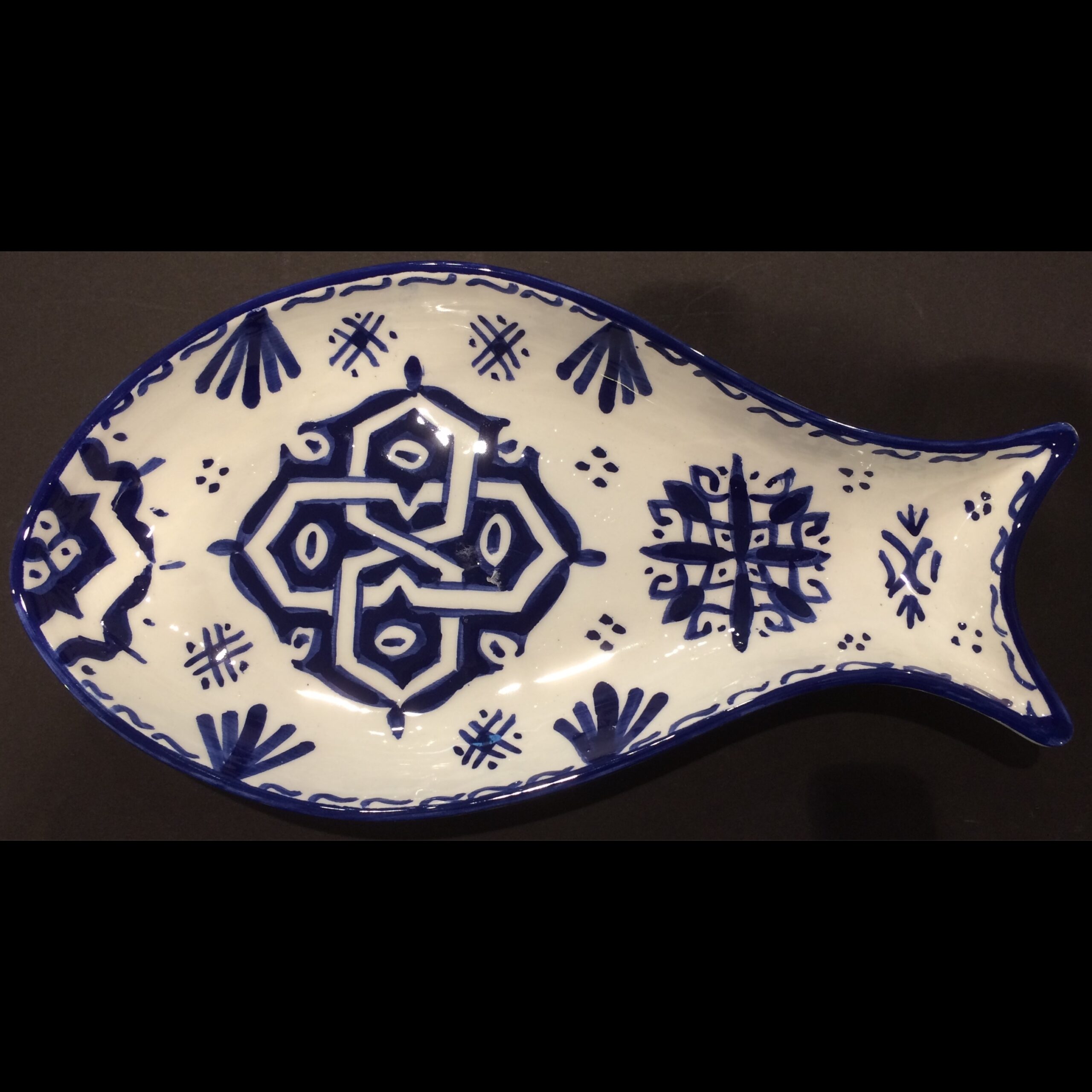 1-OGFEMO-443 Hand-painted ceramic tableware customized services Milan